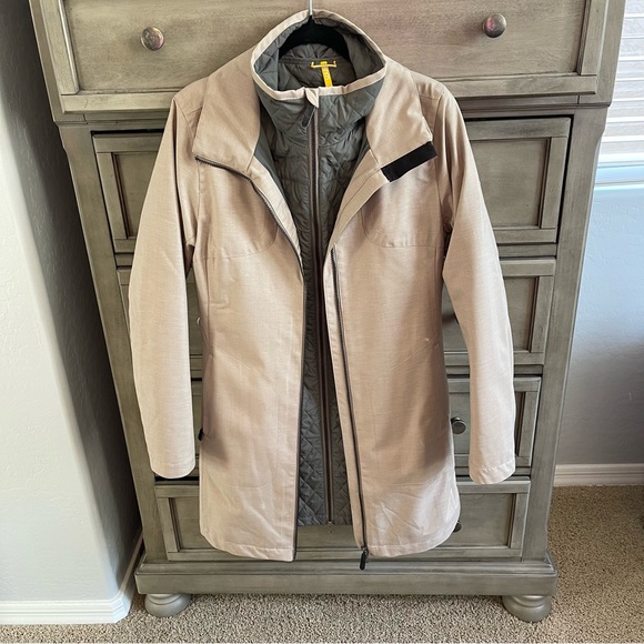 Lole 3 in 1 Coat - Wear 3 different ways! - Picture 4 of 8